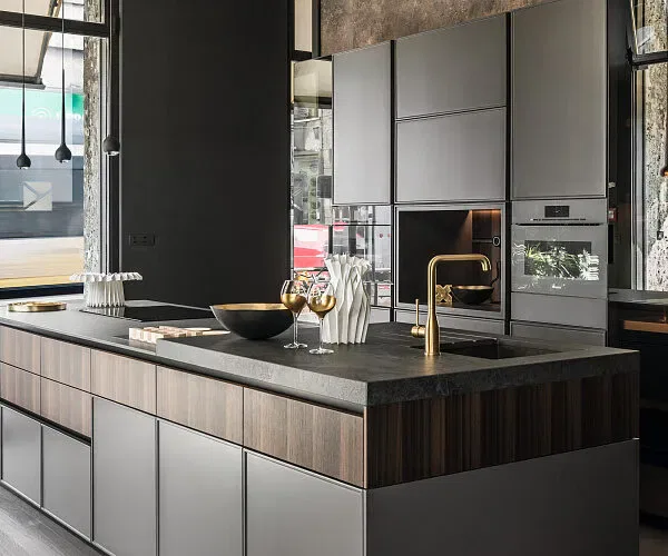 Minimalist Kitchen Remodeling: Clean & Functional Spaces