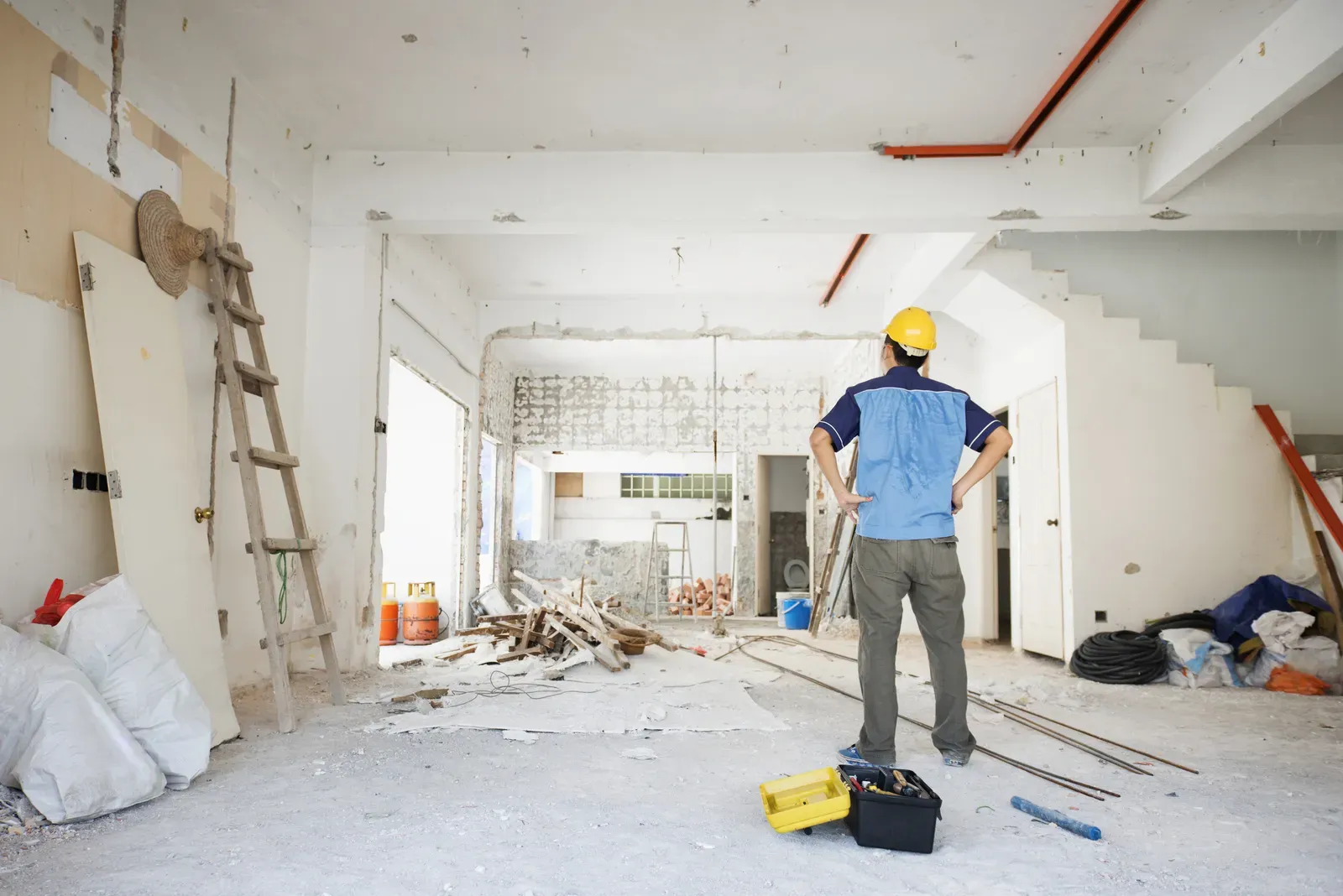 Read more about the article Step-by-Step Guide: What to Expect During a Home Renovation